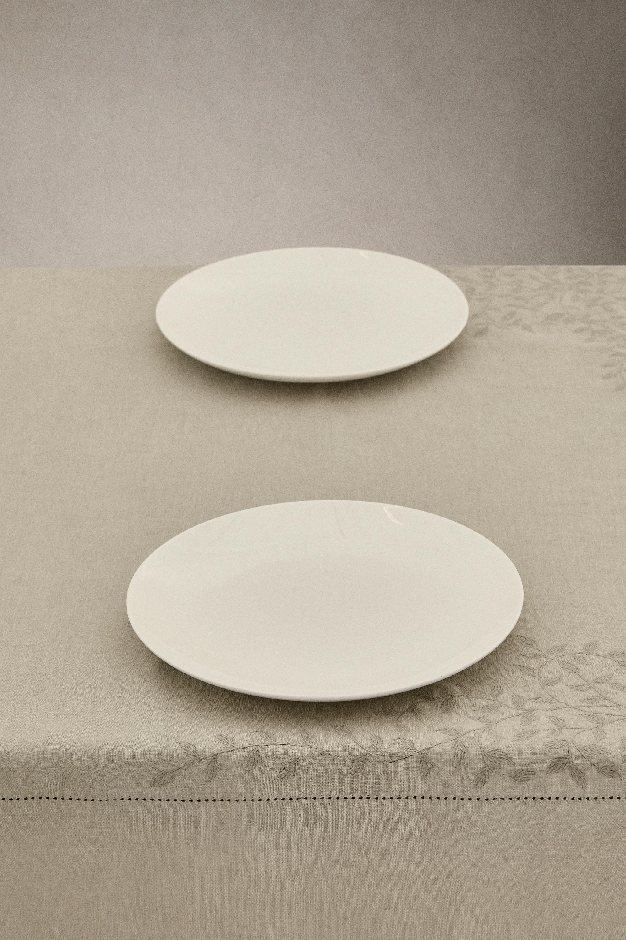 LINEN TABLECLOTH WITH FLORAL EMBROIDERY